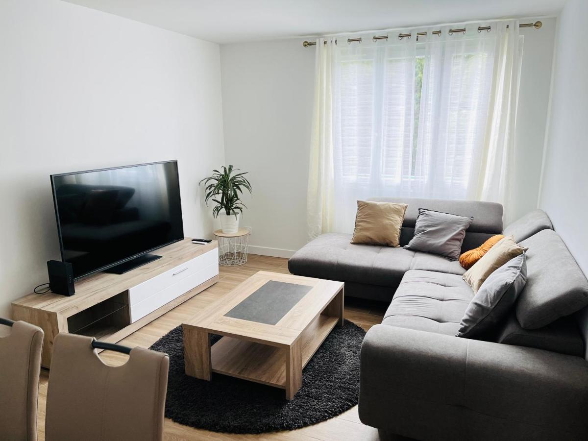 Appartement Spacieux Clichy-sous-Bois Exterior photo